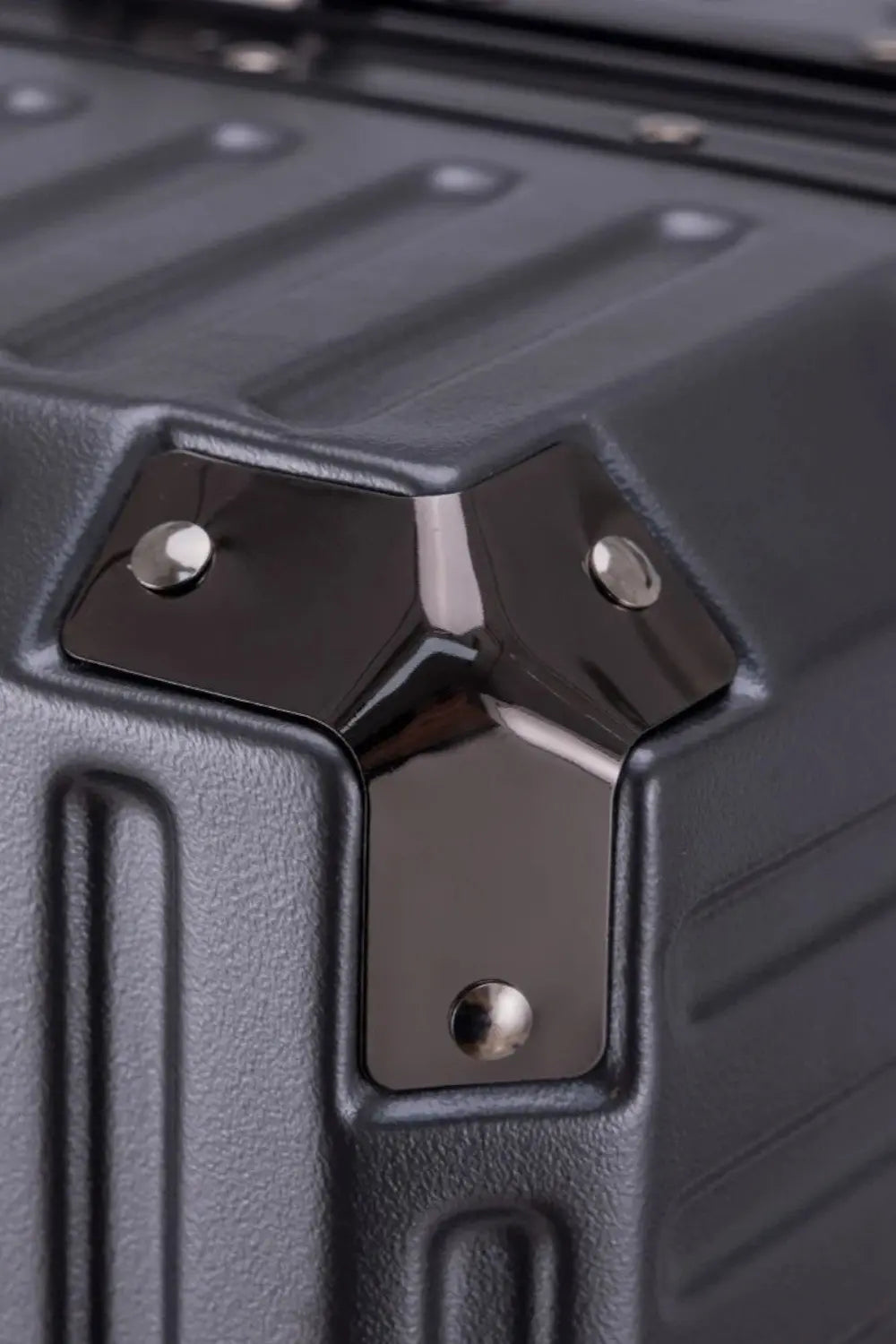 Clifton | Aluminium Frame Suitcase with Cup Holder RAVIKEN